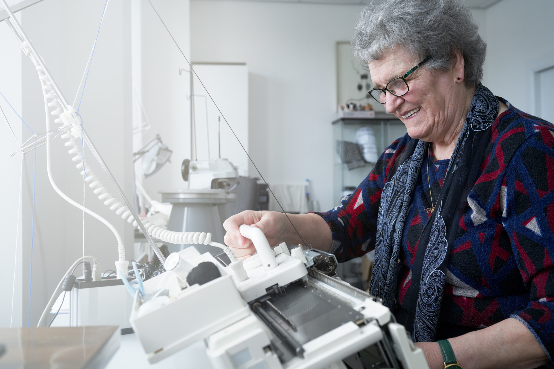 Background image - Theairtsknittingmachine1